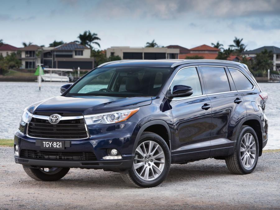 Toyota Kluger 2014 года  (фото 2 из 23)